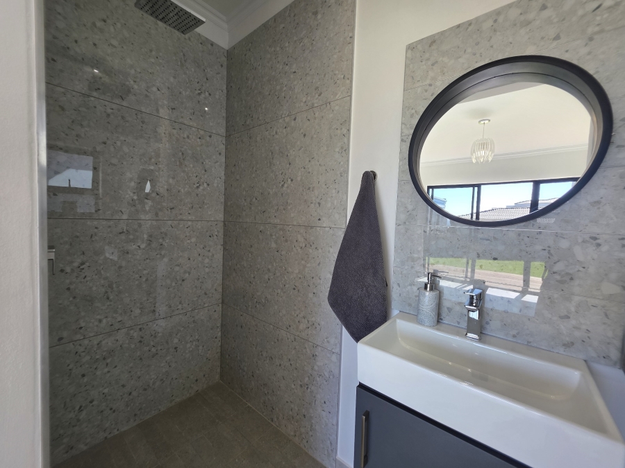3 Bedroom Property for Sale in Wavecrest Eastern Cape